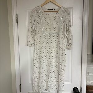 Avaasa‎ White Tunic Size Medium